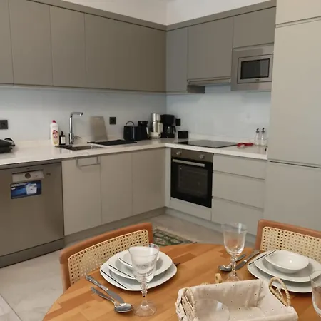 Lumos Town Residence-cozy Near Mall &