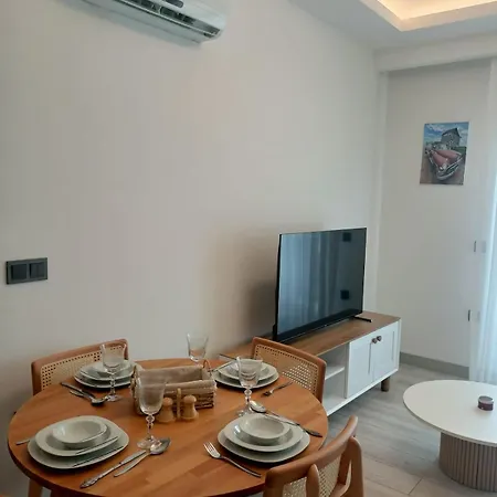Lumos Town Residence-cozy Near Mall &